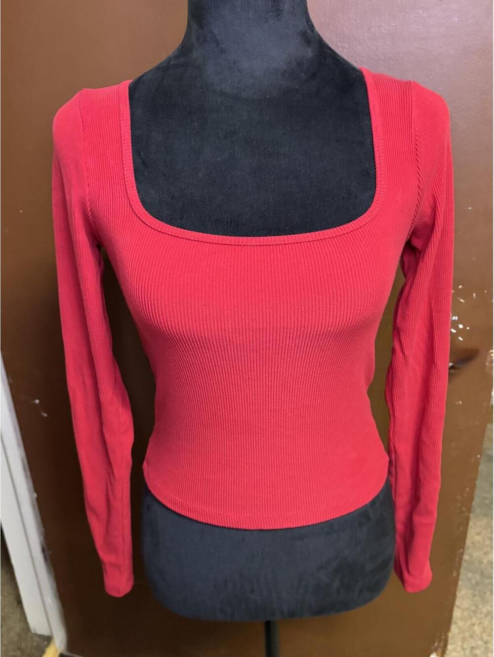 Hollister Red Ribbed Long Sleeve Top – Size Small